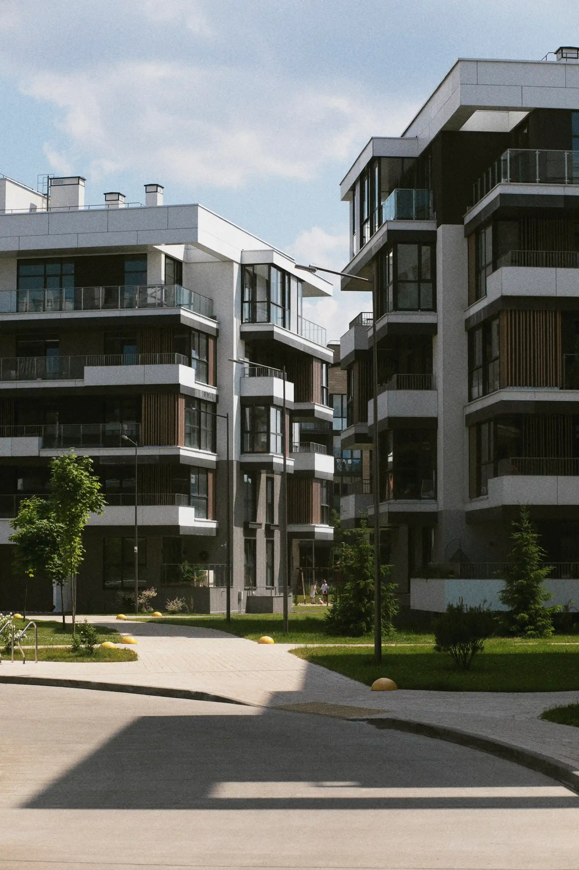 Aerial drone photography over residential neighborhood in Los Angeles — Drones City